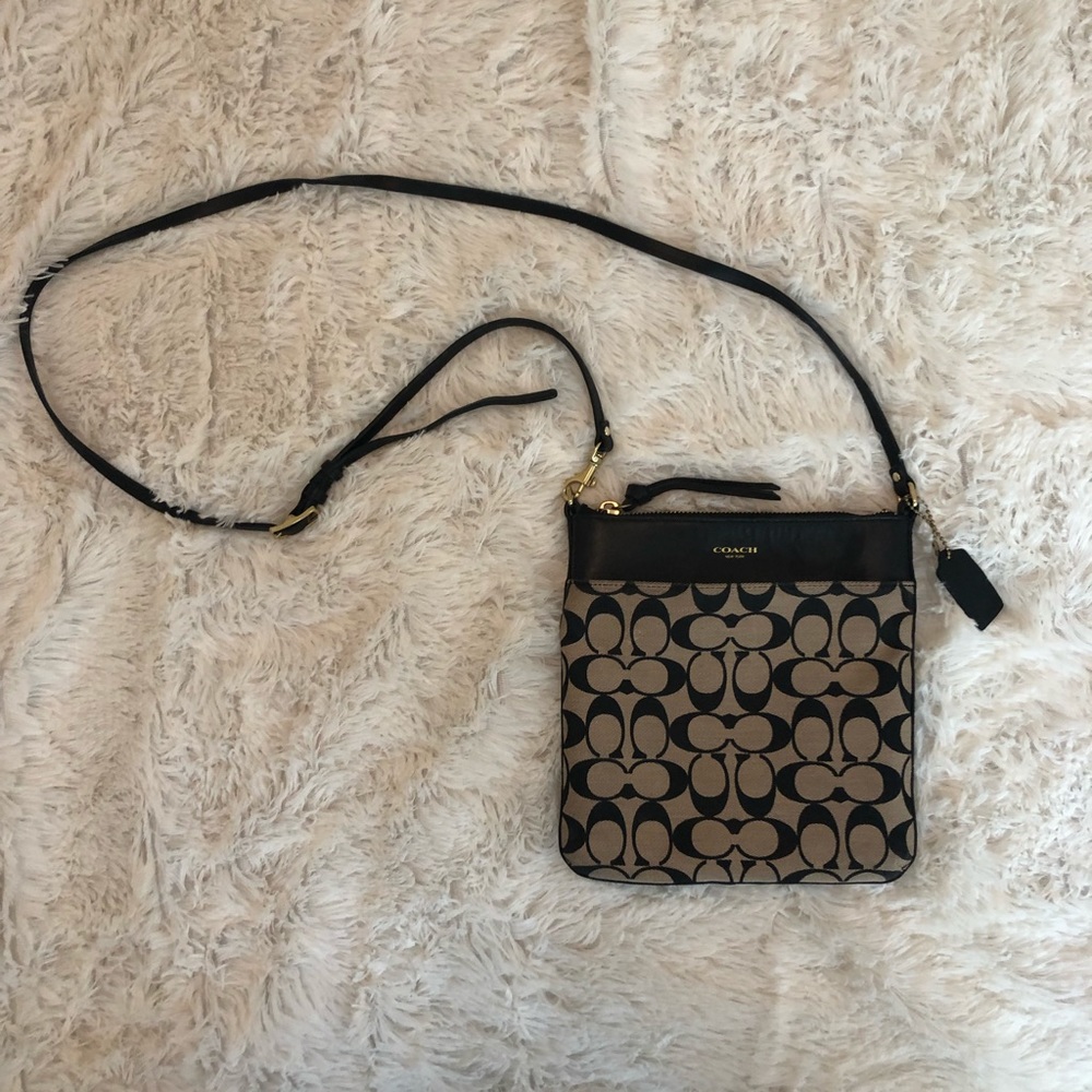 Crossbody Coach Purse in Black/Beige